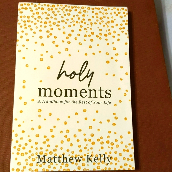 Holy Moments by Matthew Kelly - Picture 1 of 5